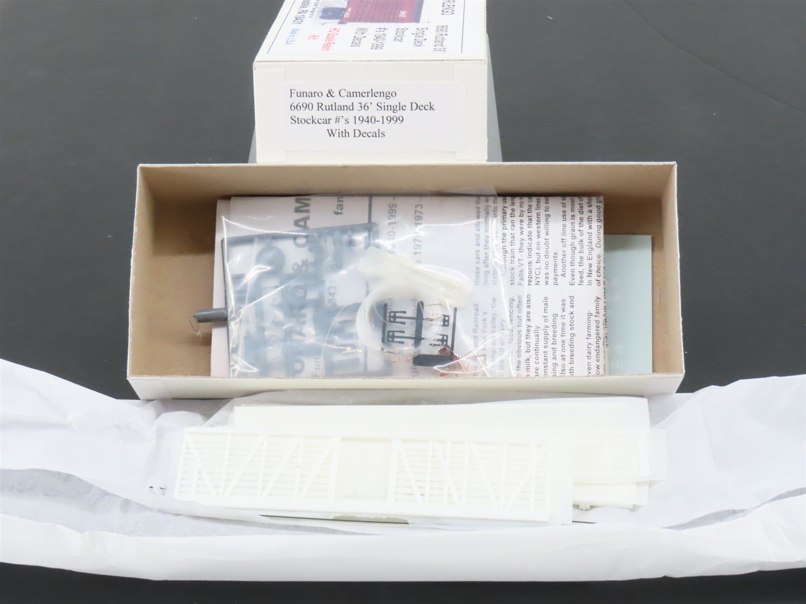 HO Scale Funaro & Camerlengo Kit 6690 RUT Rutland 36' Stock Car w/ Decals
