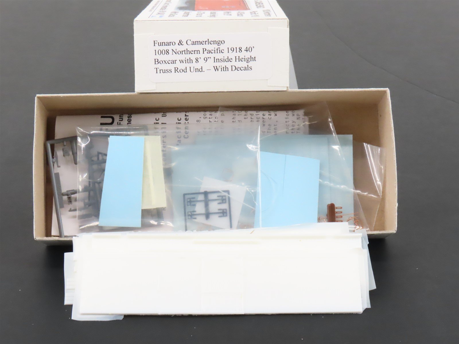 HO Scale Funaro & Camerlengo Kit 1008 NP Northern Pacific 40' Box Car w/ Decals