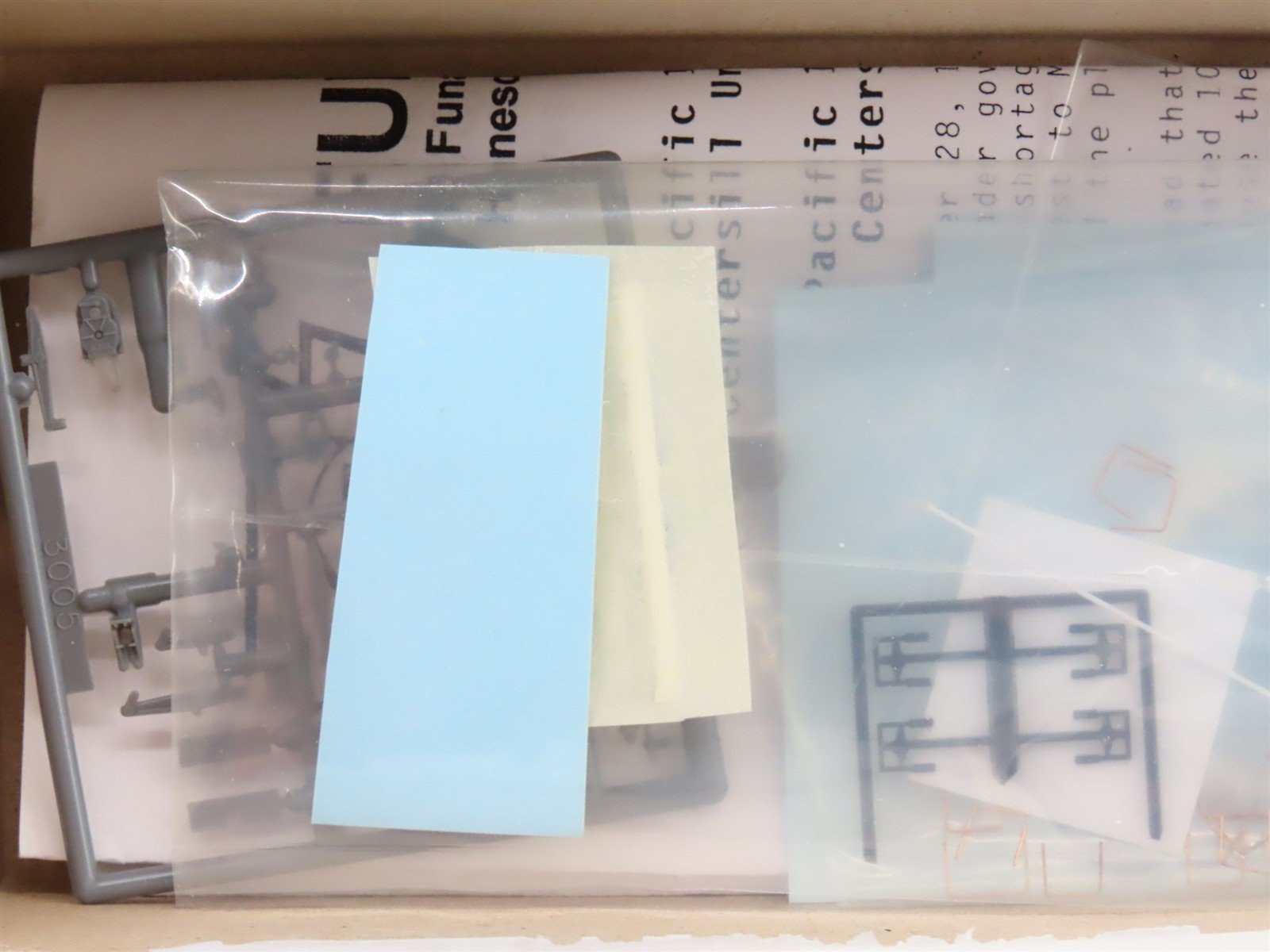 HO Scale Funaro & Camerlengo Kit 1008 NP Northern Pacific 40' Box Car w/ Decals