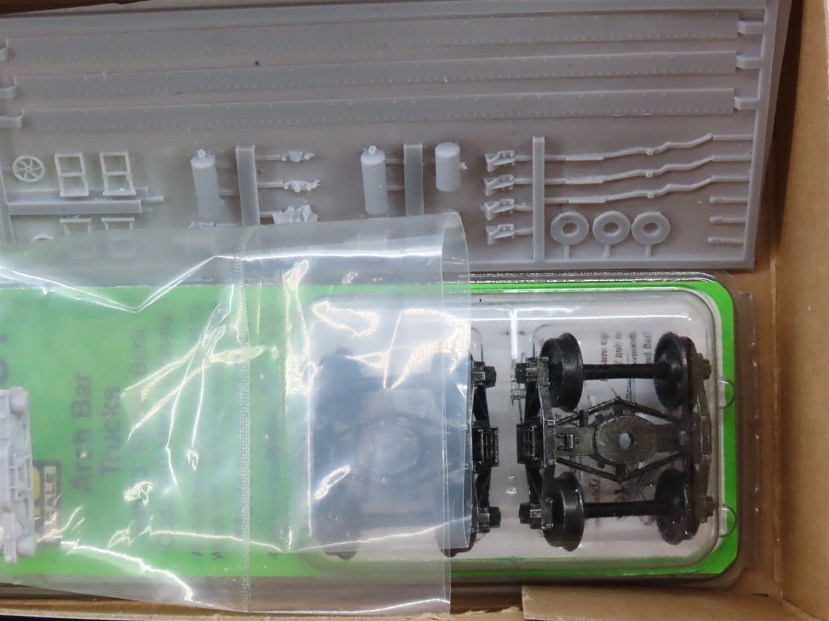 HO Funaro &amp; Camerlengo Kit 8490 PRR One Piece Body Well Flat Car w/ Decals