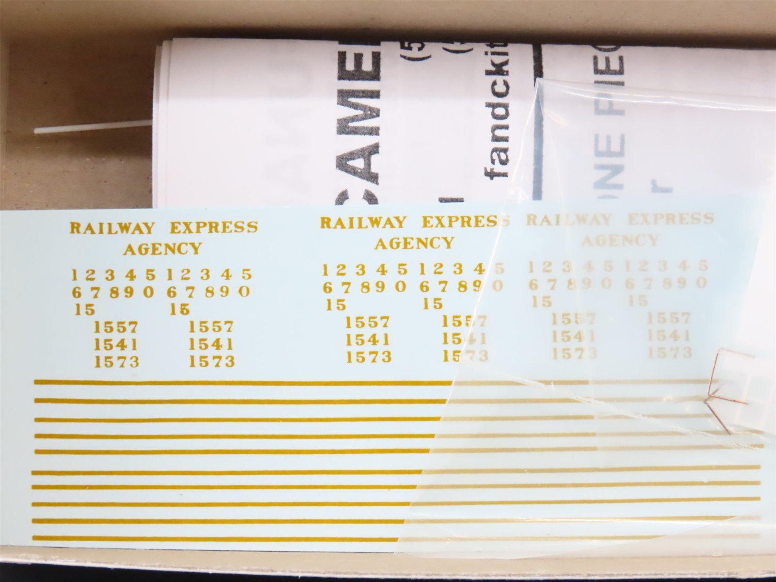 HO Funaro & Camerlengo Kit 8251 B&O One Piece Body Baggage Passenger w/ Decals