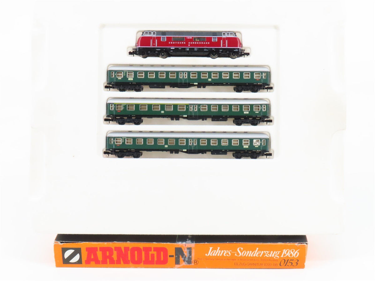 N Scale Arnold 0153 DB Deutsche Bundesbahn V200 Diesel Passenger Train Set