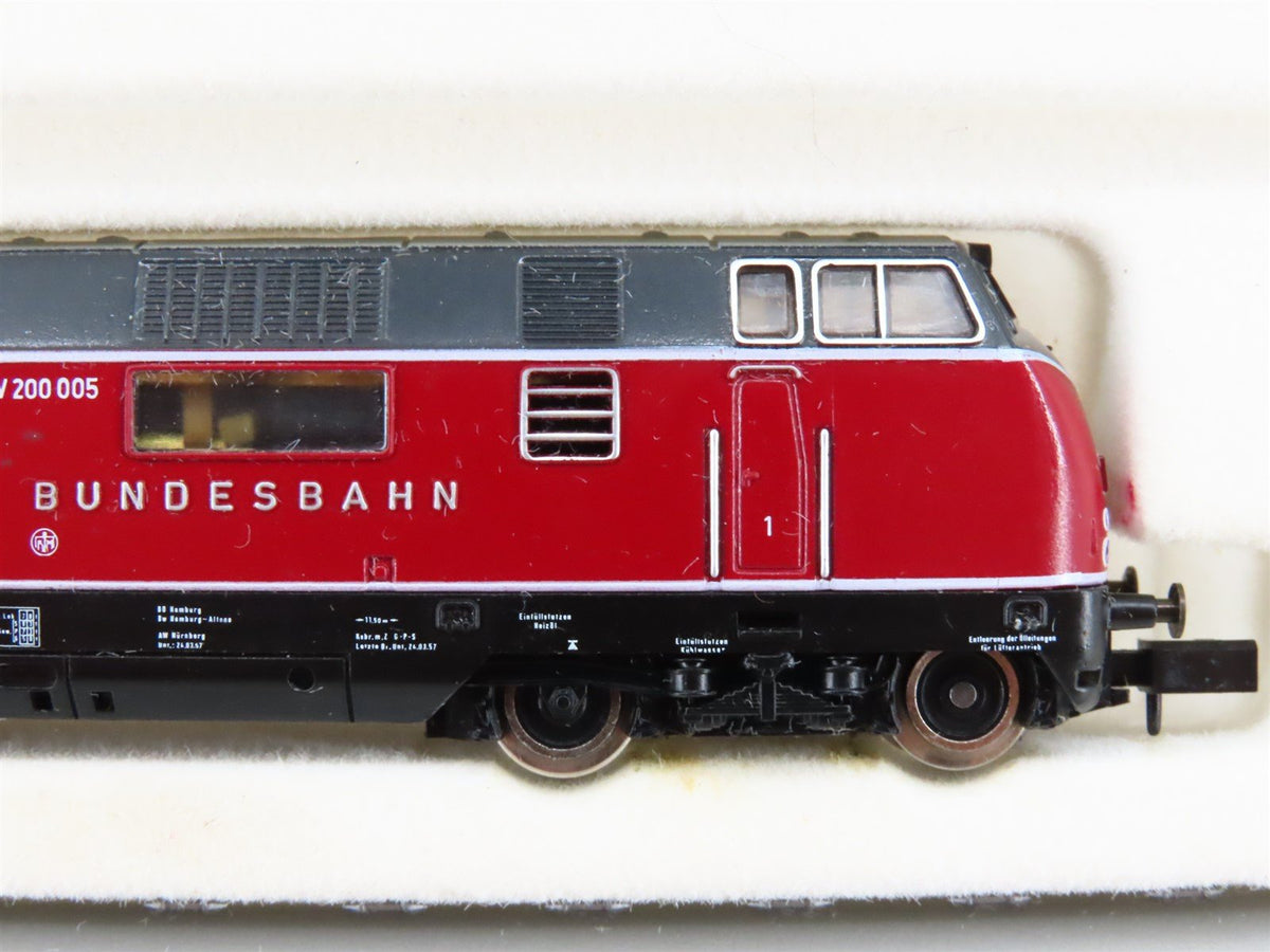 N Scale Arnold 0153 DB Deutsche Bundesbahn V200 Diesel Passenger Train Set