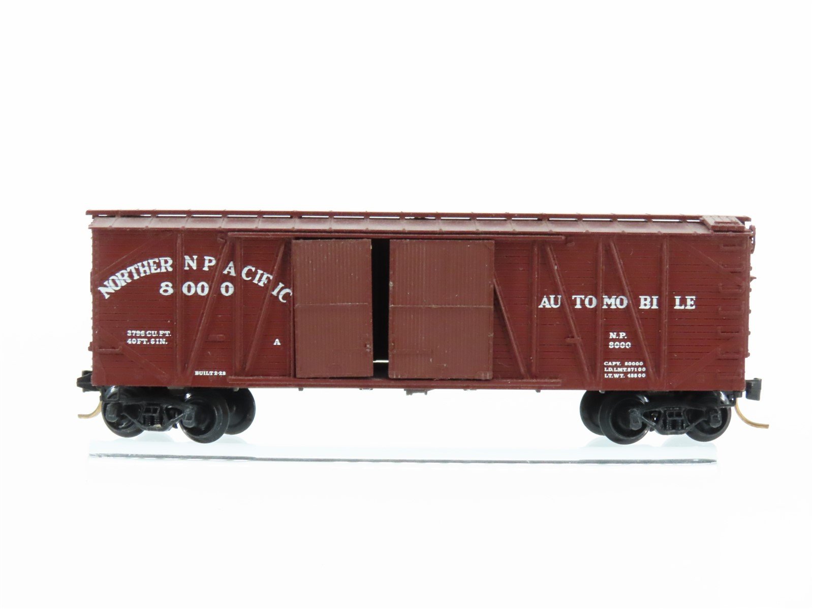 N Scale Kadee Micro-Trains MTL NP Northern Pacific Automobile Box Car #8000