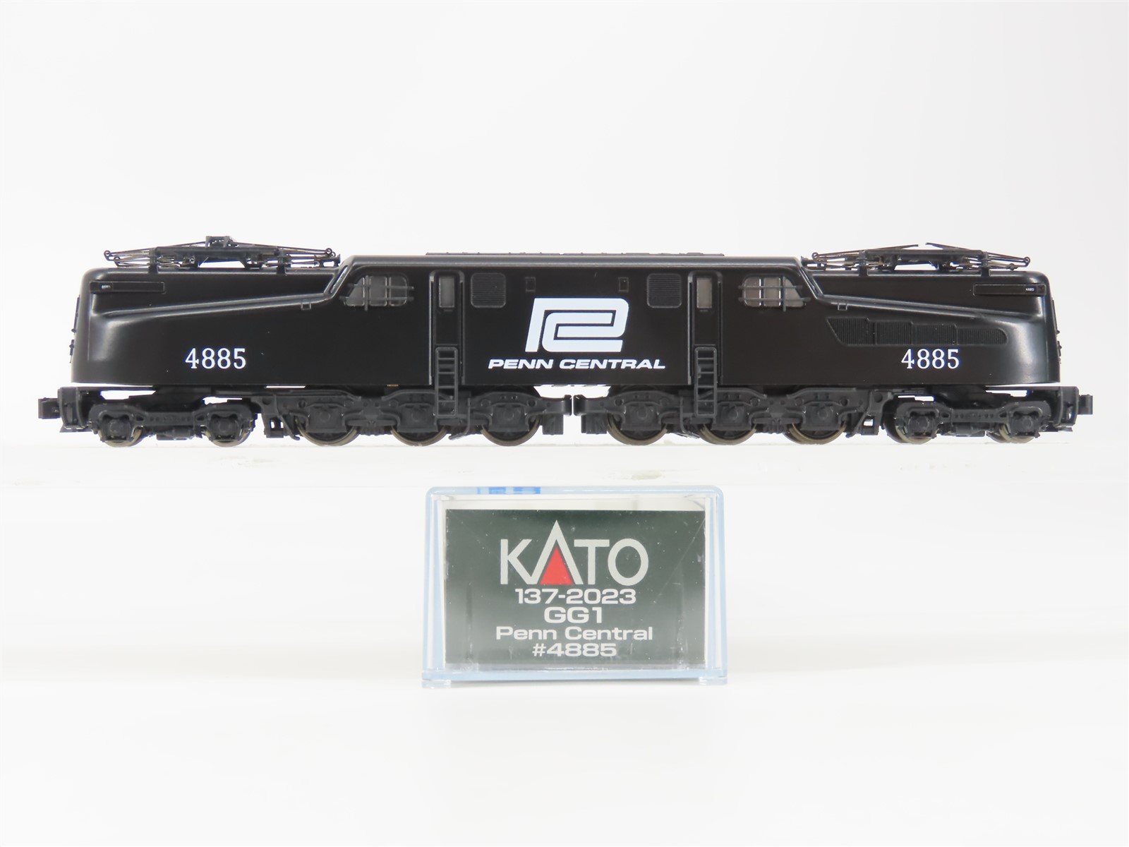 N Scale KATO 137-2023 PC Penn Central GG1 Electric Locomotive #4885