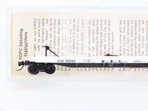 N Kadee Micro-Trains MTL 64010 ATSF Flat Car #293183 w/ Chessie System Trailer