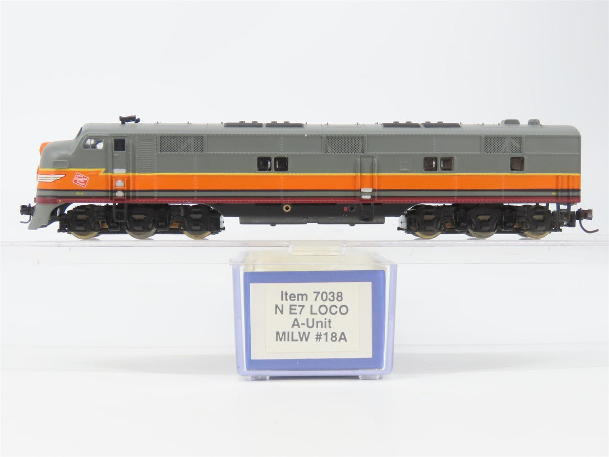 N Scale Life-Like 7038 MILW Milwaukee Road E7A Diesel Locomotive #18A