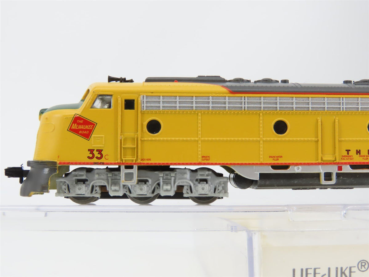 N Scale Life-Like 7196 MILW Milwaukee Road E8A Diesel Locomotive #33