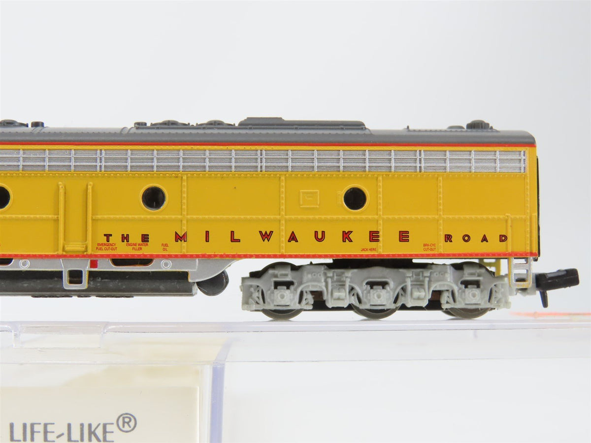 N Scale Life-Like 7196 MILW Milwaukee Road E8A Diesel Locomotive #33