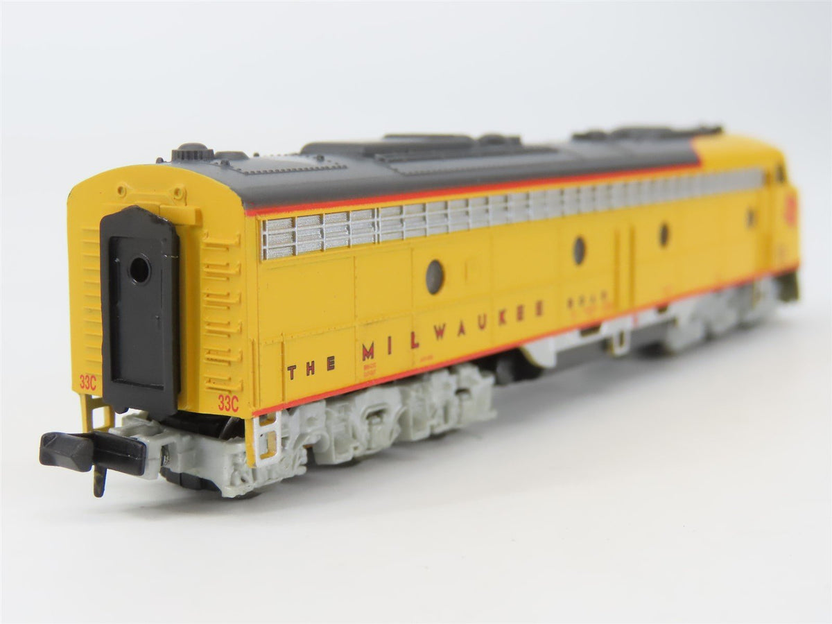 N Scale Life-Like 7196 MILW Milwaukee Road E8A Diesel Locomotive #33