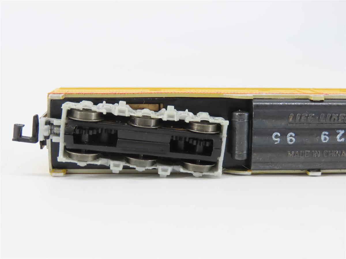 N Scale Life-Like 7196 MILW Milwaukee Road E8A Diesel Locomotive #33