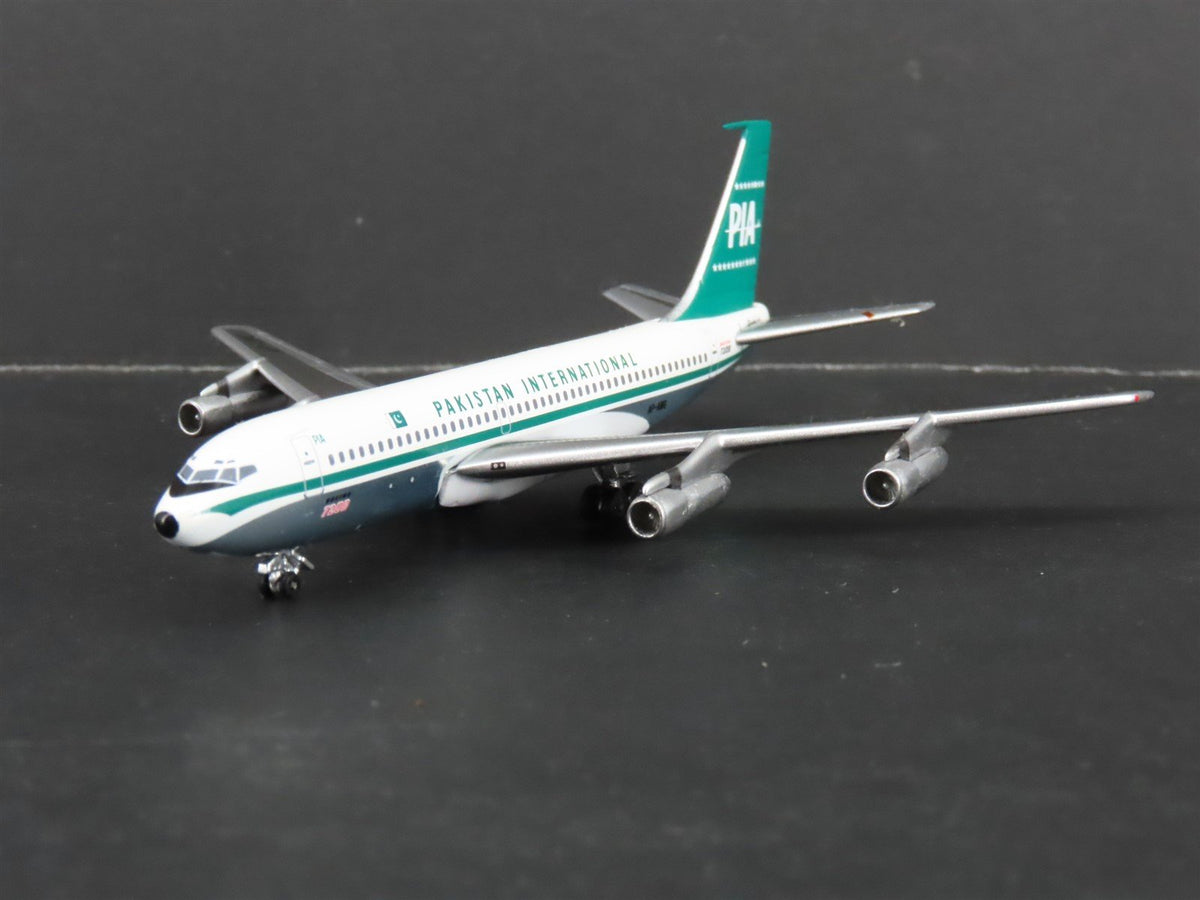 1:400 Scale AeroClassics Die-Cast PIA Pakistan Boeing 720-040B Airliner AP-AMG