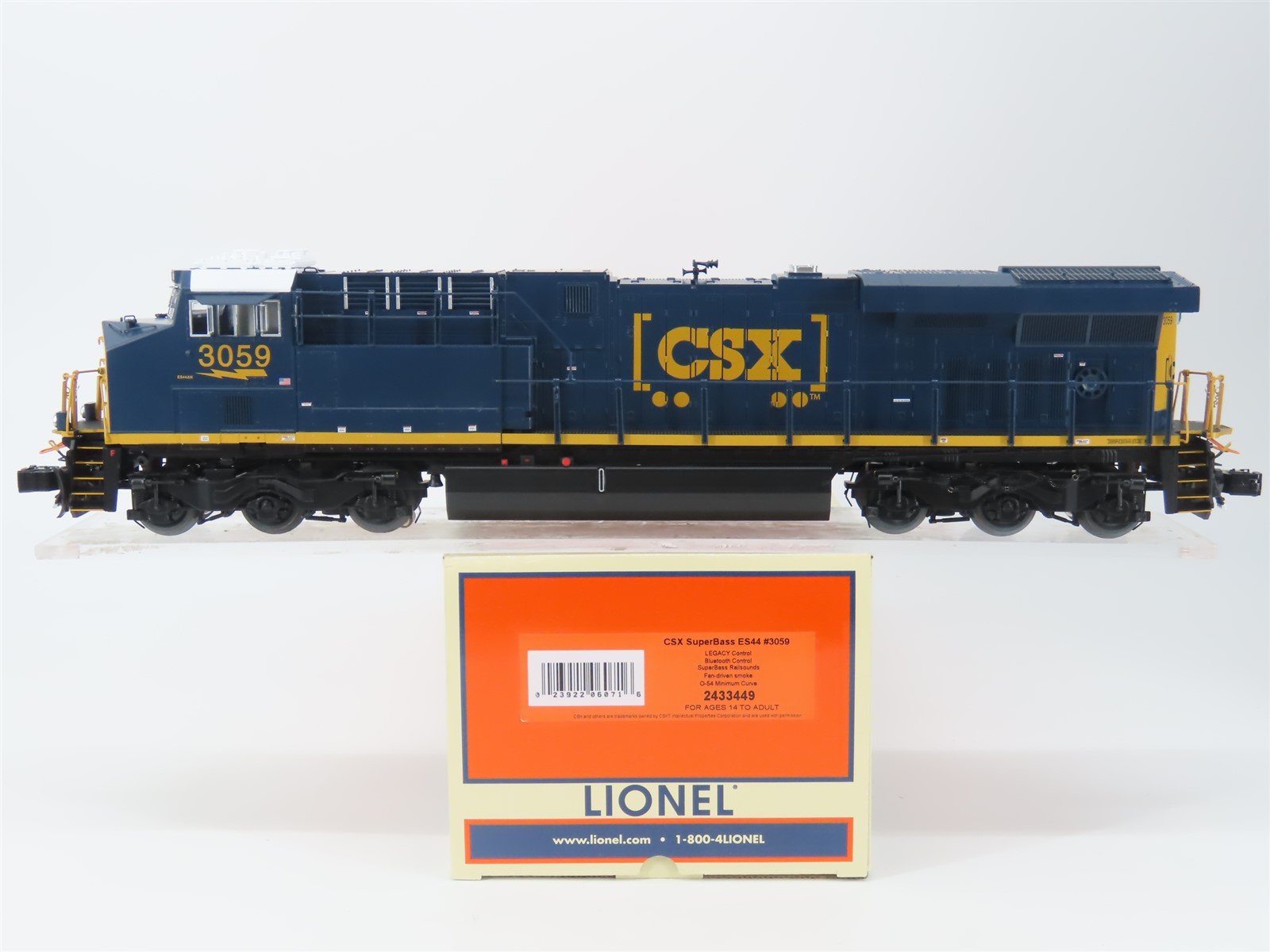 O Gauge 3-Rail Lionel 2433449 CSX ES44AH Diesel #3059 UNPOWERED w/Legacy & Sound