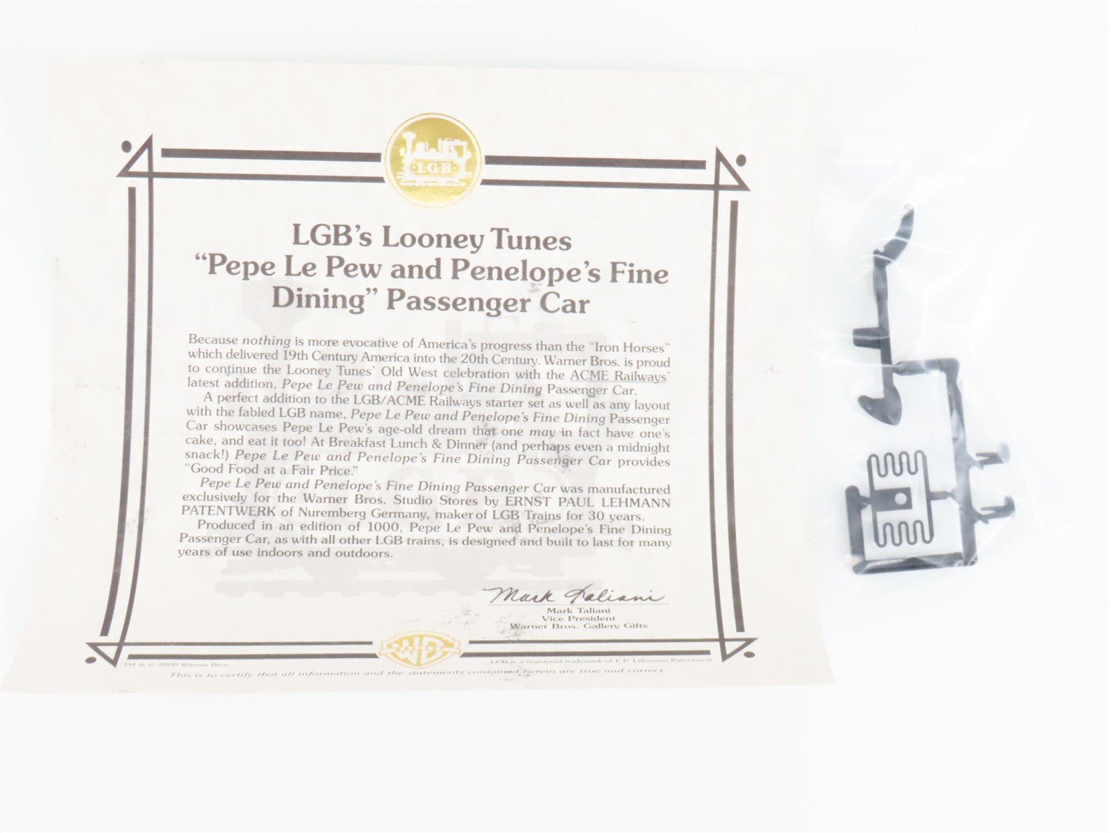 G Scale LGB 35065 Looney Tunes Pepe & Penelope Fine Dining Passenger Car