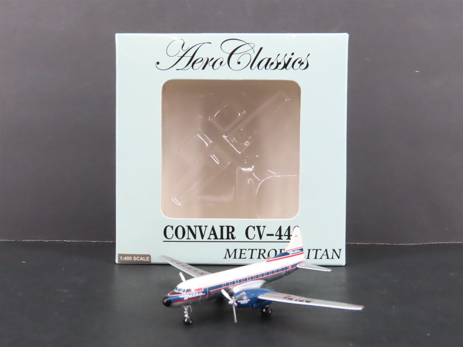 1:400 AeroClassics Die-Cast DELTA Convair CV-440 Metropolitan Airliner N4828C
