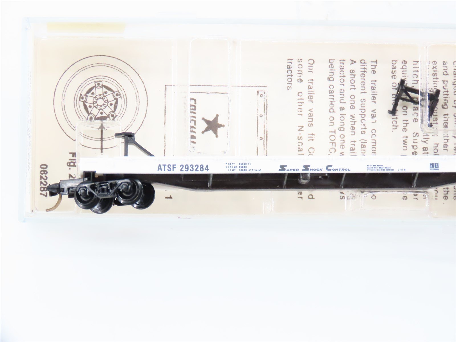 N Scale Kadee Micro-Trains MTL 64010 TOFC ATSF Flat Car #293284 w/ NW Trailer