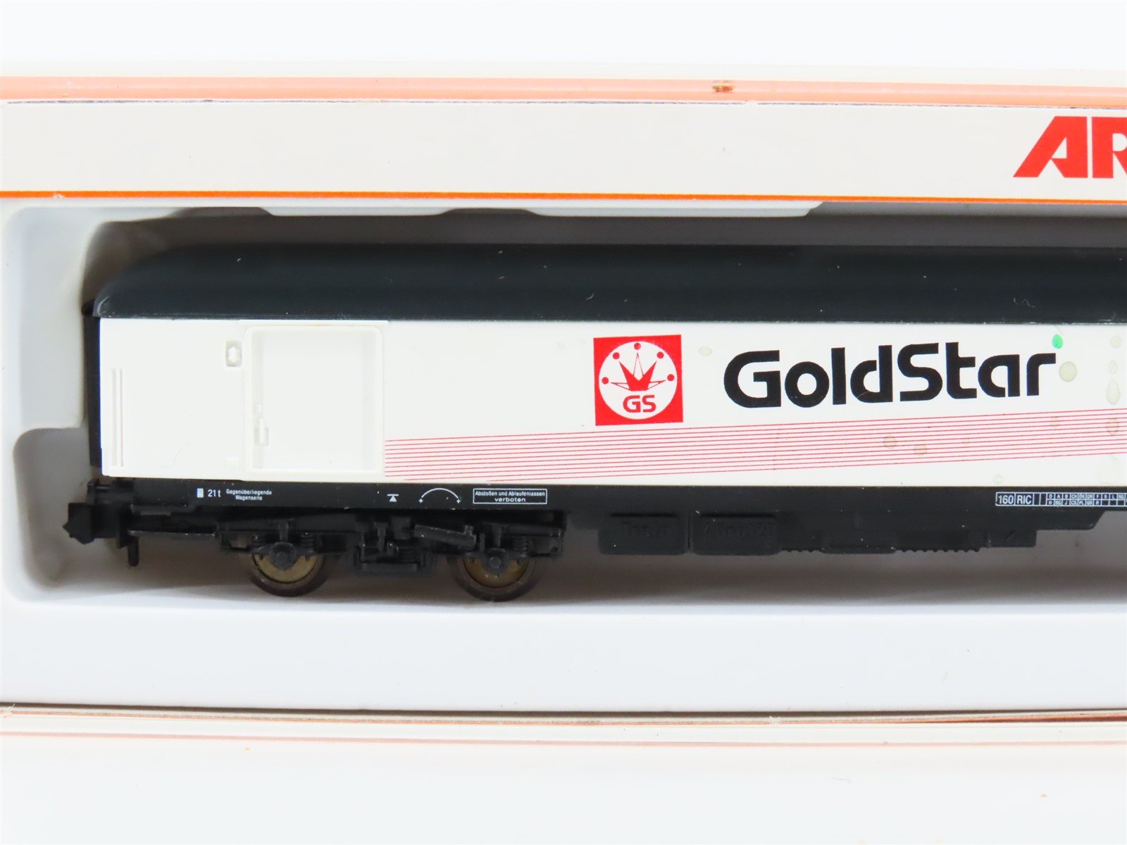 N Scale Arnold 3886K Gold Star Show Express Baggage Passenger #9273112