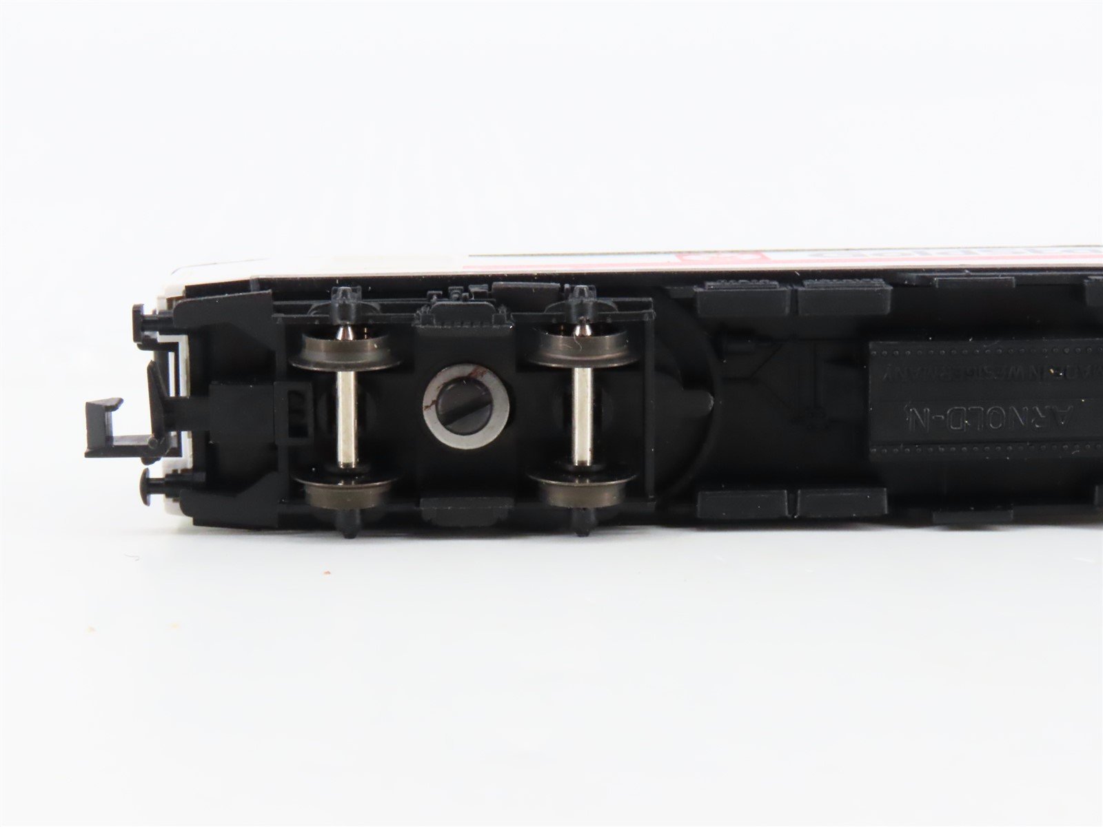 N Scale Arnold 3886K Gold Star Show Express Baggage Passenger #9273112