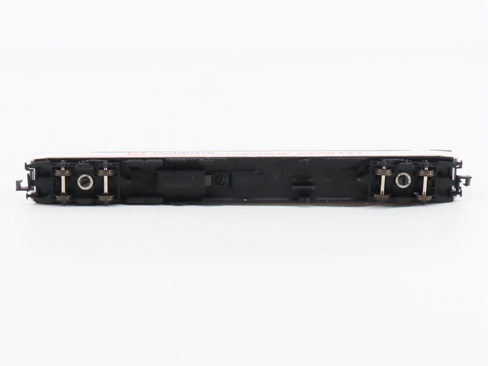N Scale Arnold 3886K Gold Star Show Express Baggage Passenger #9273112