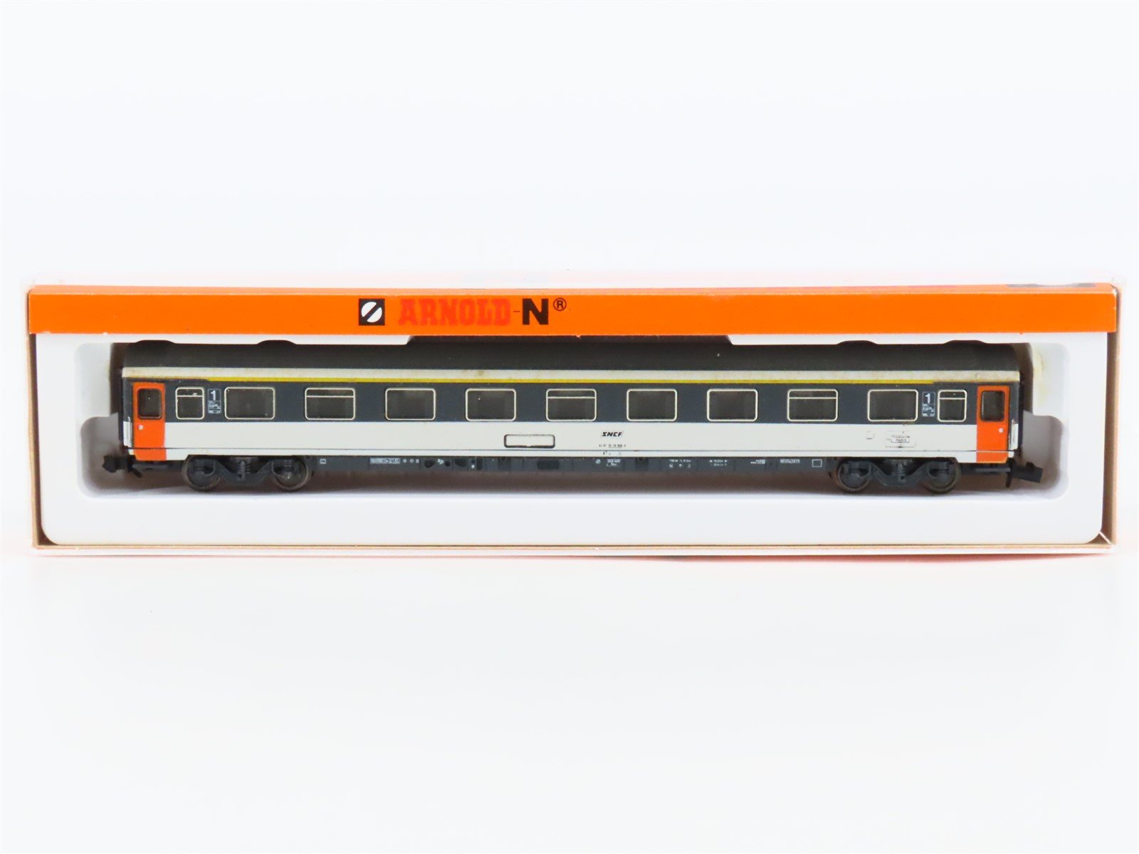 N Scale Arnold 3820 SNCF French National Railways 1st Class Passenger #1970908