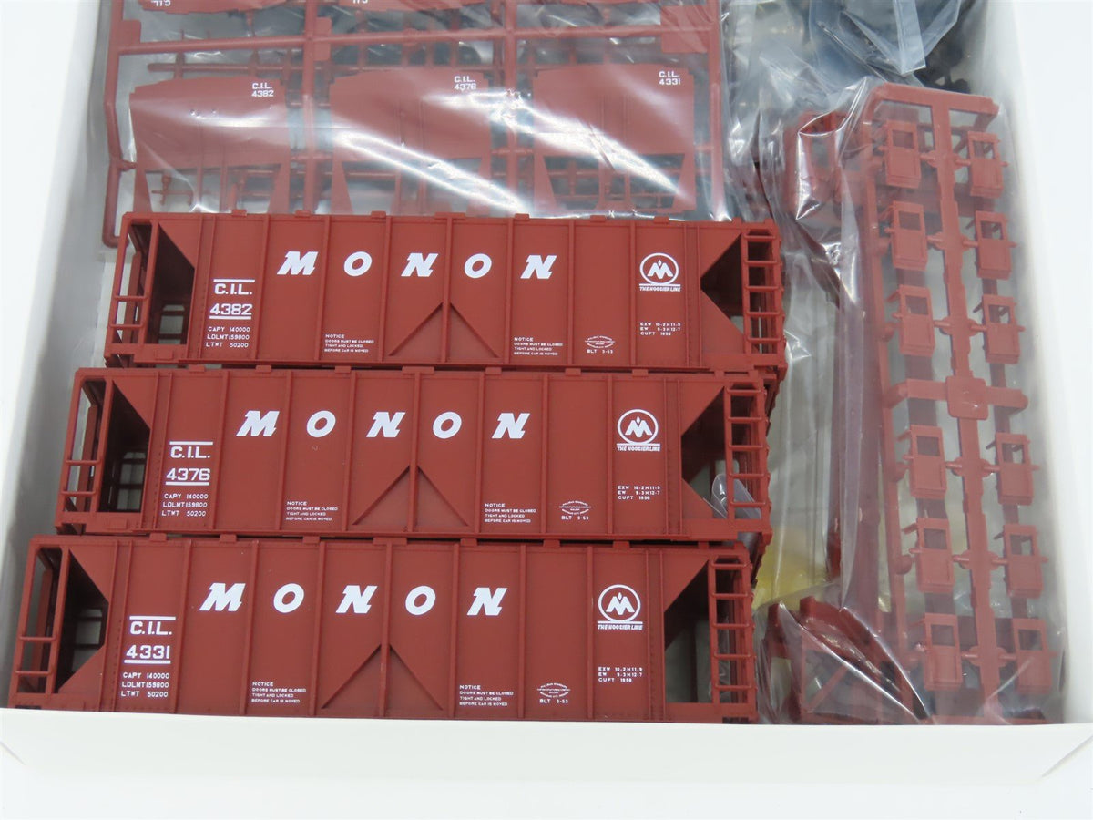 HO Scale Kato 38-0204 CIL Monon &quot;Hoosier Line&quot; 70-Ton Covered Hopper 3-Pack Kit
