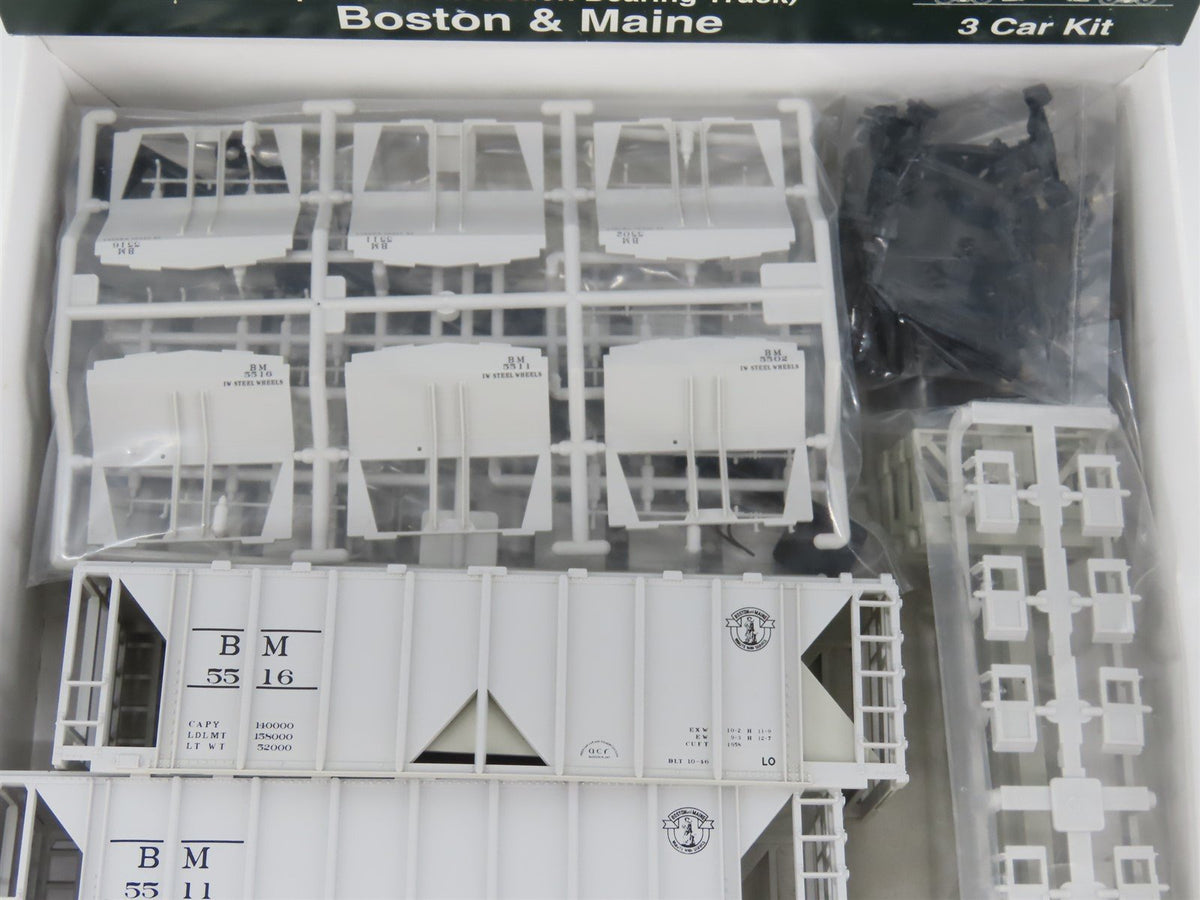 HO Scale Kato 38-0201 B&amp;M Boston &amp; Maine 70-Ton Covered Hopper 3-Pack Kit