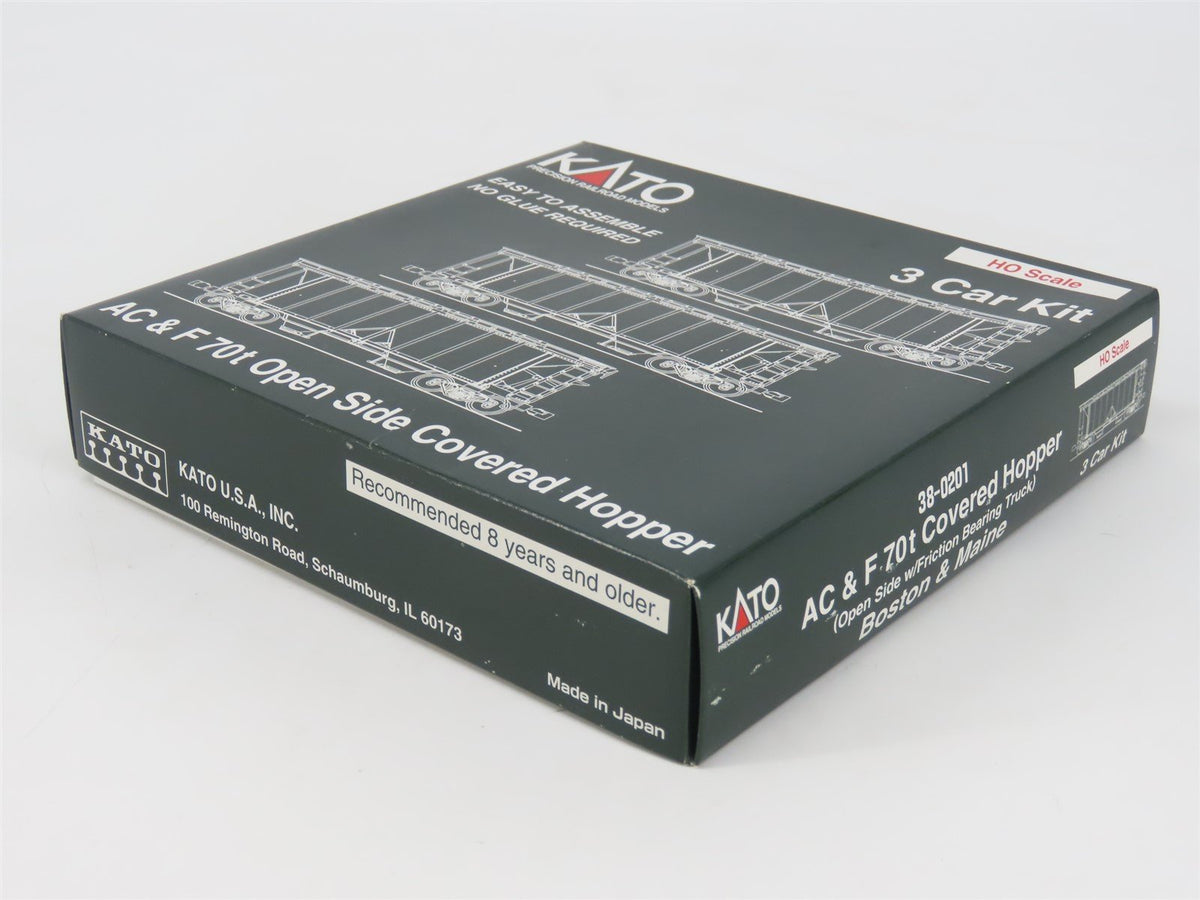 HO Scale Kato 38-0201 B&amp;M Boston &amp; Maine 70-Ton Covered Hopper 3-Pack Kit