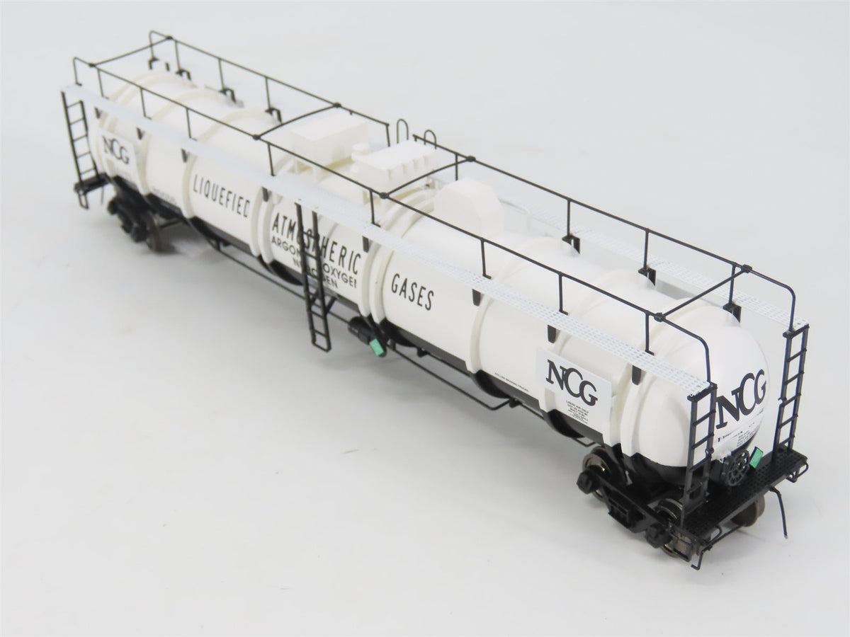 HO Scale Broadway Limited BLI 6106 UTLX NCG Liquefied Gas Cryogenic Tankcar 2-Pk