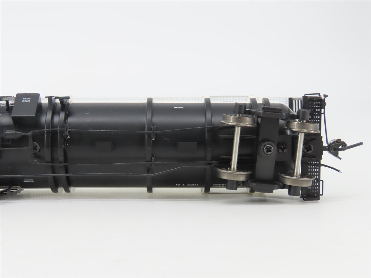 HO Scale Broadway Limited BLI 6106 UTLX NCG Liquefied Gas Cryogenic Tankcar 2-Pk