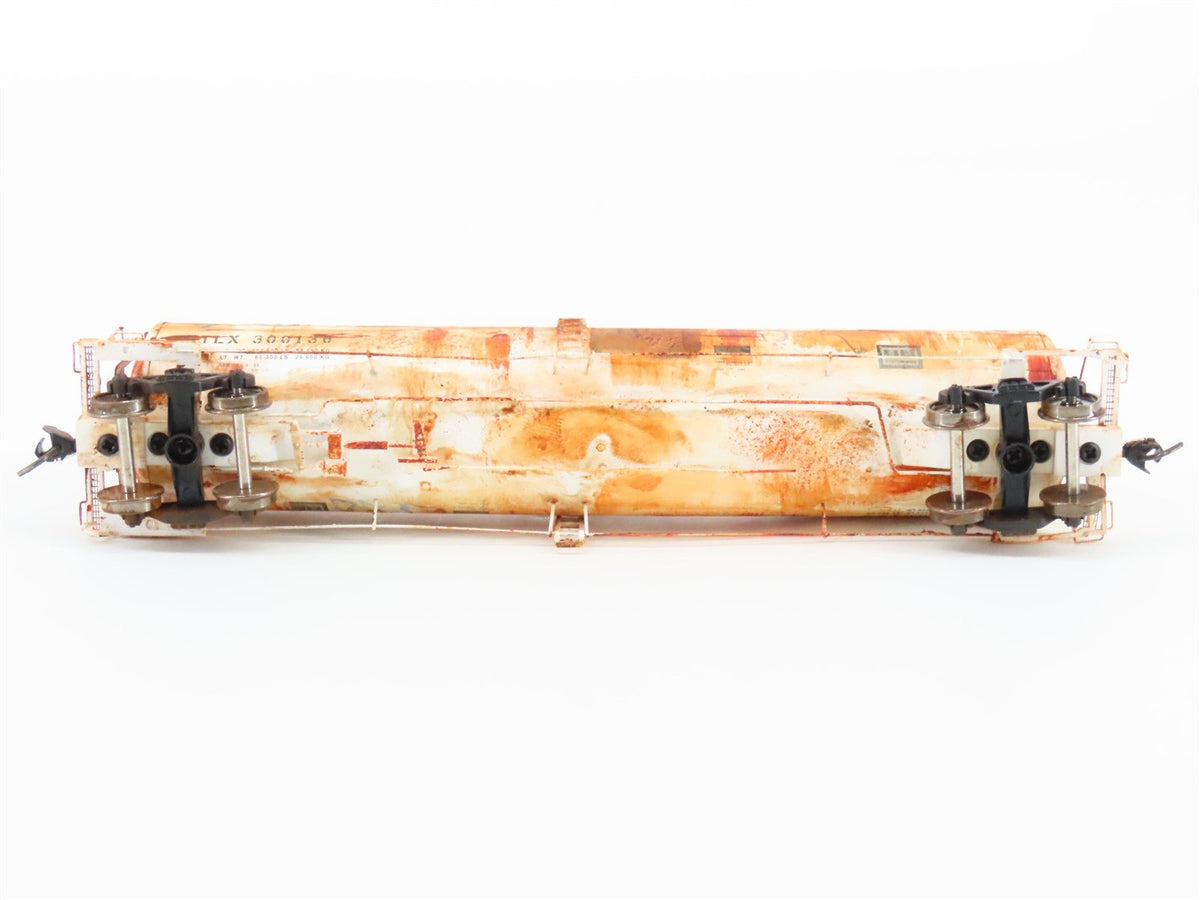 HO Scale Walthers Proto 920-100229 UTLX Terra 23k Gal Tankcar #300136 WEATHERED
