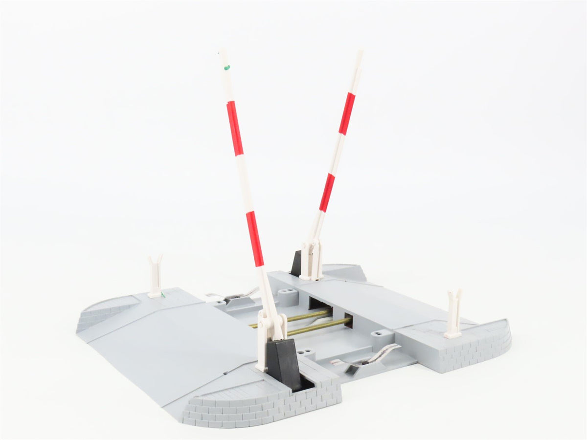 G Scale LGB 50650 Crossing w/Gates For Straight Track Piece
