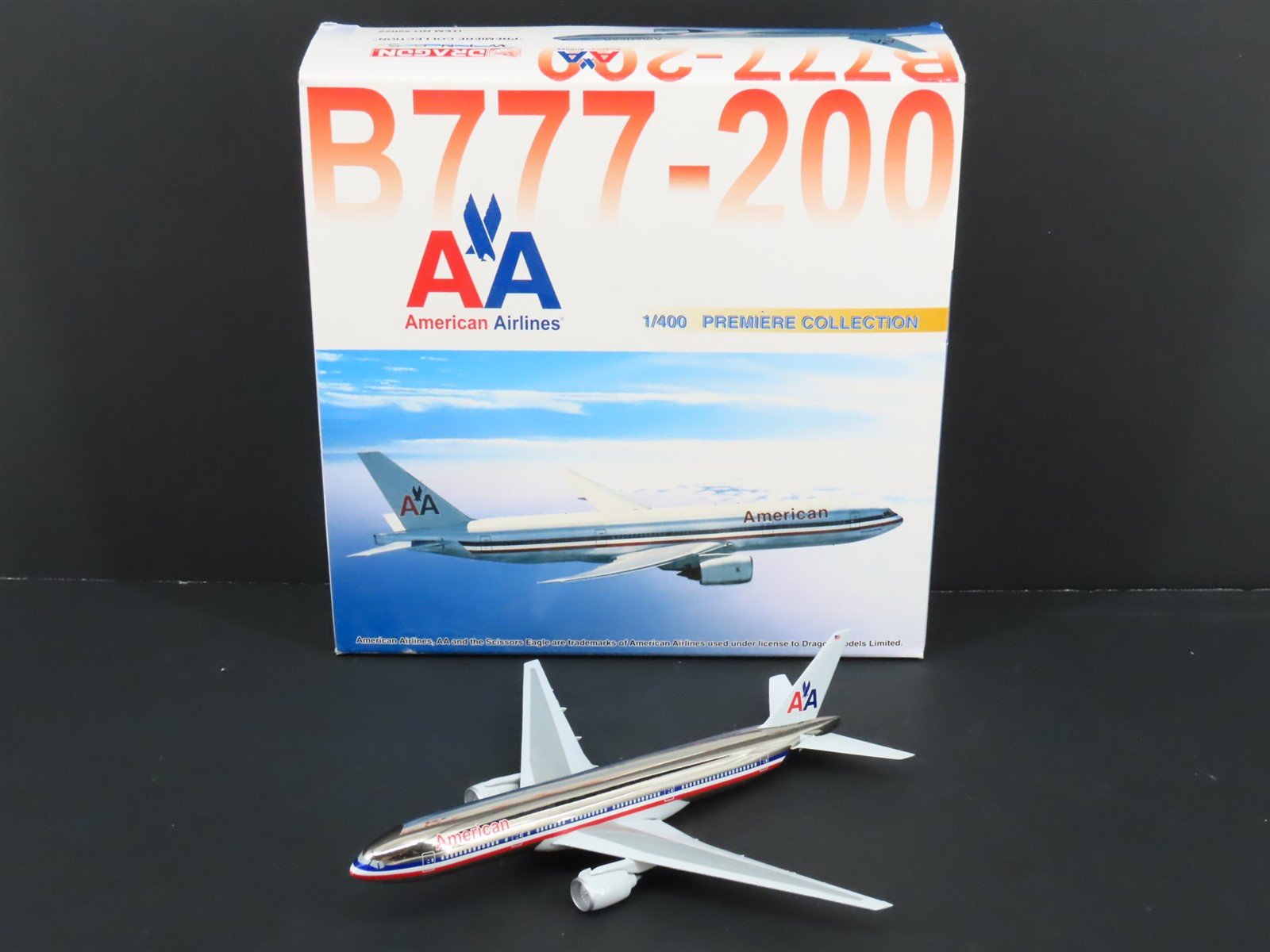 1:400 Dragon Wings 55022 Die-Cast American Airlines Boeing 777-200 Airliner
