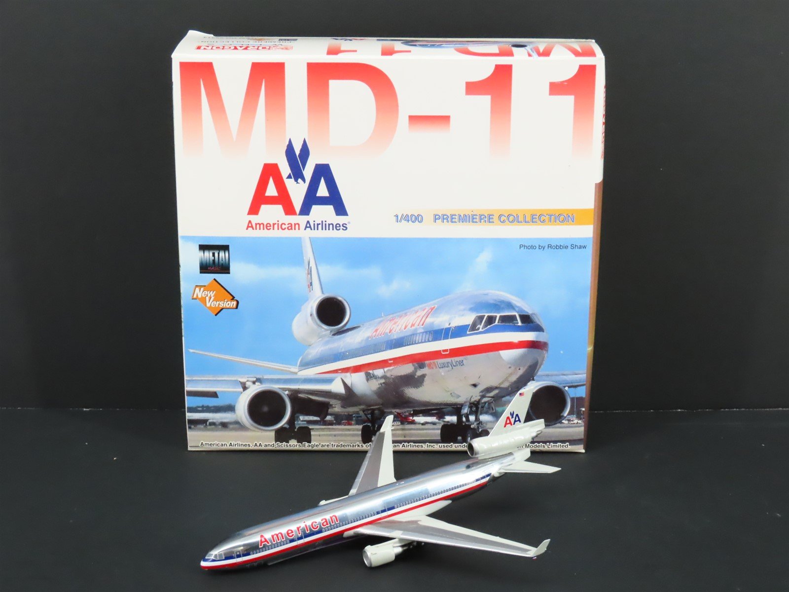 1:400 Dragon Wings Premiere 55313 Die-Cast American Airlines MD-11 Airliner