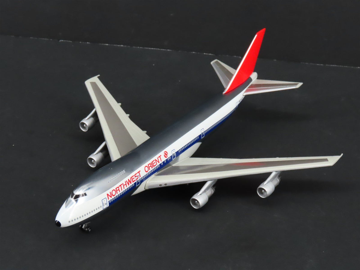 1:400 Dragon Wings 55212 Die-Cast Northwest Orient Boeing 747-251B Airliner