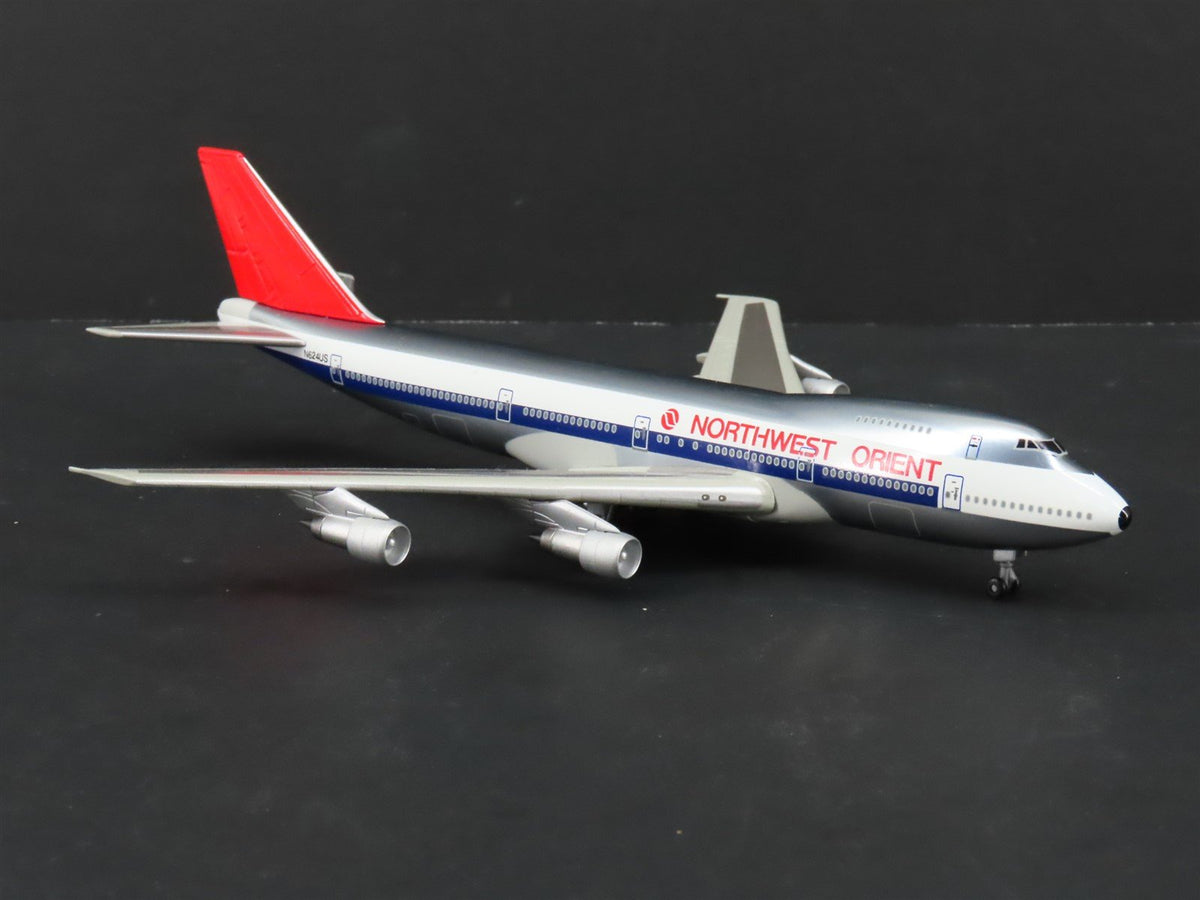 1:400 Dragon Wings 55212 Die-Cast Northwest Orient Boeing 747-251B Airliner