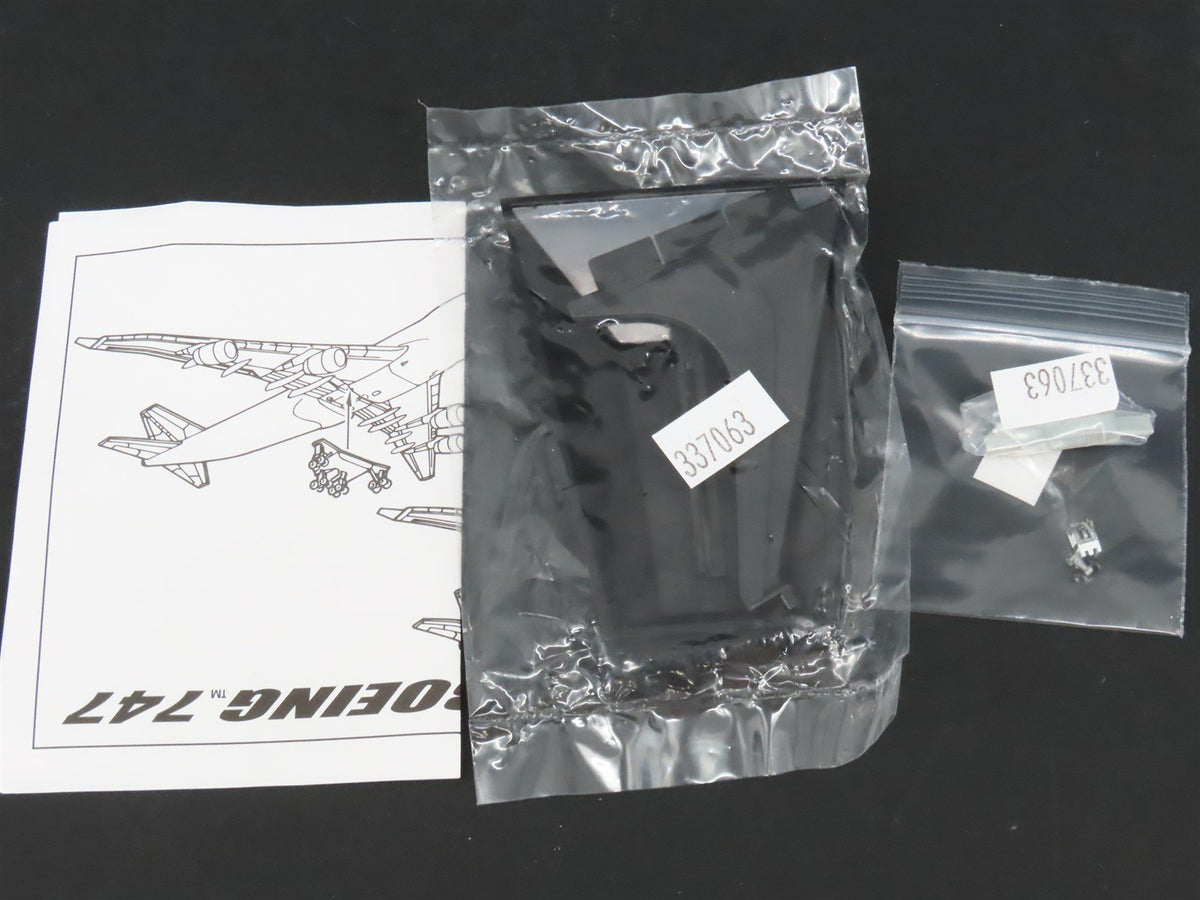 1:400 Dragon Wings 55487 Die-Cast Japan Airlines Boeing 747-200F Airliner