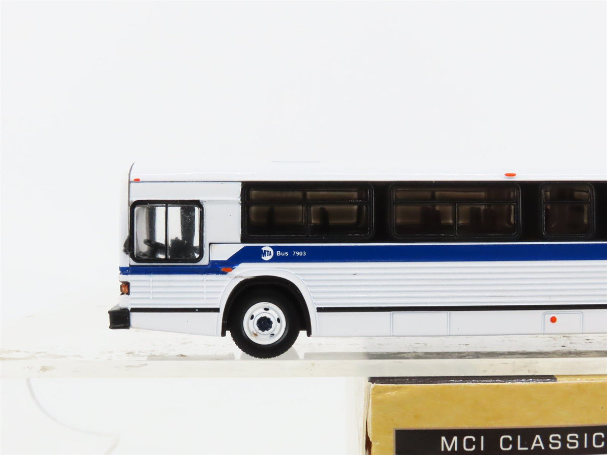 1:87 Iconic Replicas Die-Cast 87-0388 MTA NYC Suburban MCI Classic Bus
