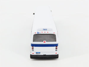 1:87 Iconic Replicas Die-Cast 87-0388 MTA NYC Suburban MCI Classic Bus
