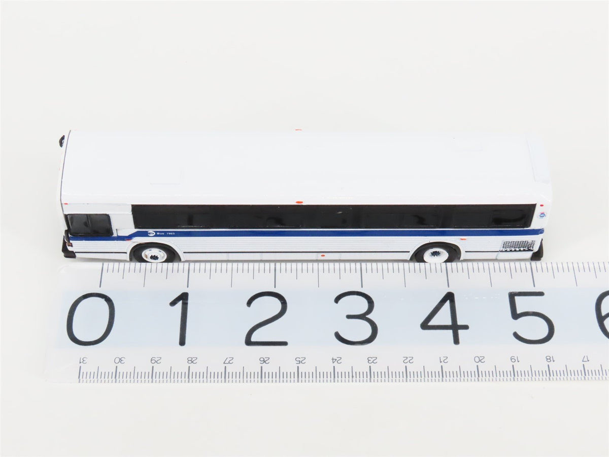 1:87 Iconic Replicas Die-Cast 87-0388 MTA NYC Suburban MCI Classic Bus