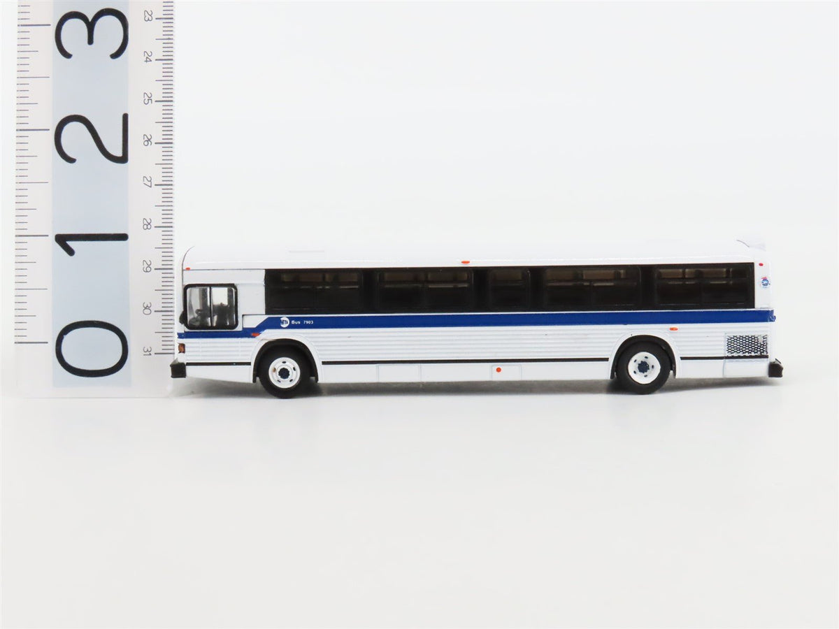 1:87 Iconic Replicas Die-Cast 87-0388 MTA NYC Suburban MCI Classic Bus