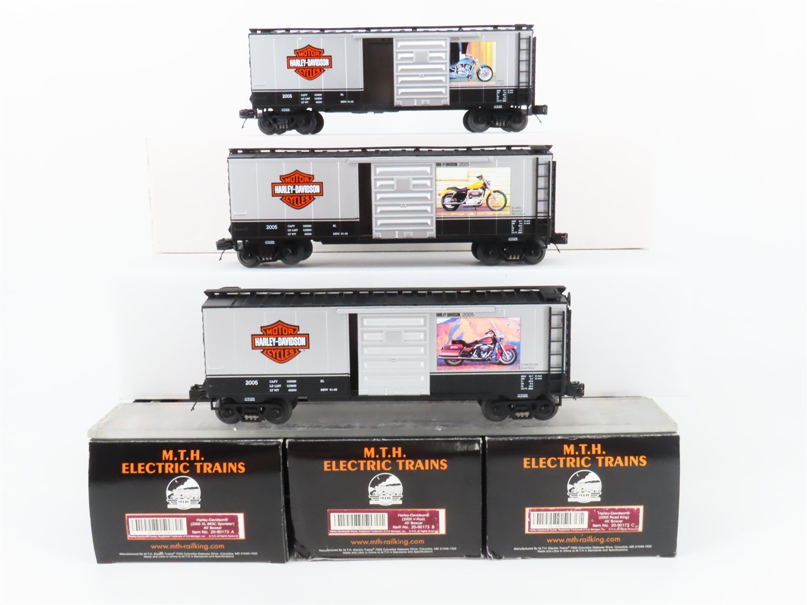 O Gauge 3-Rail MTH 20-90173 Harley-Davidson 2005 Road King 40' Boxcar Set of 3