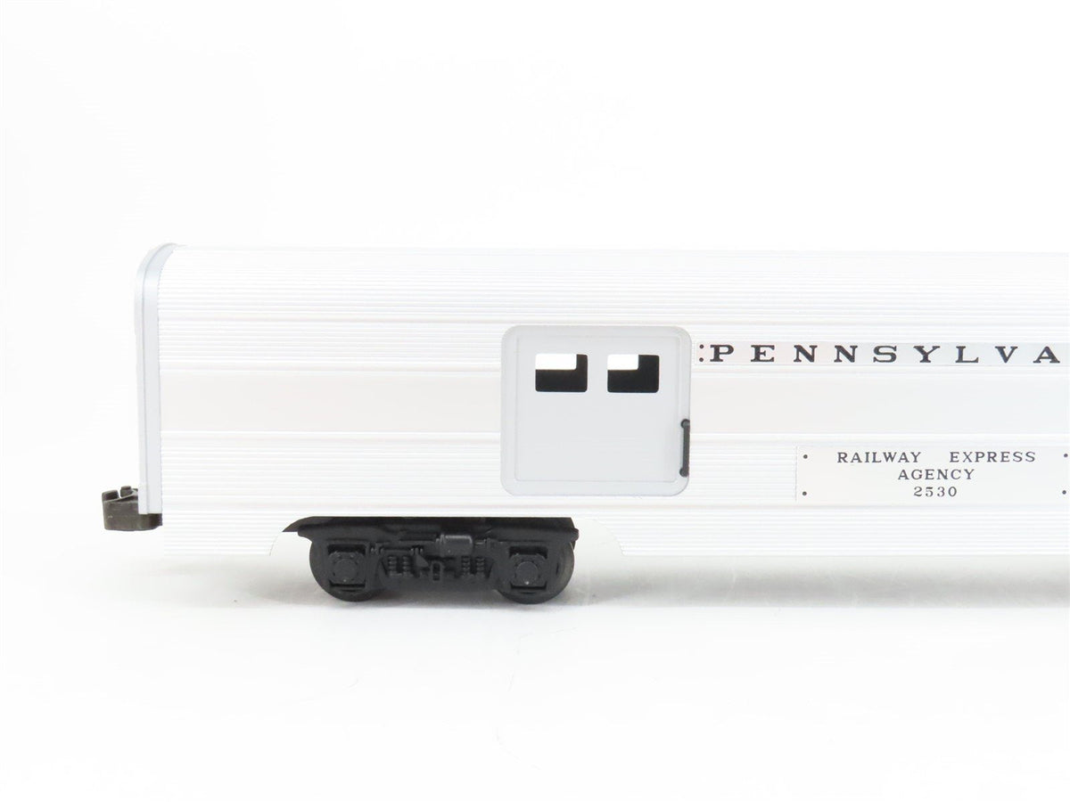 O 3-Rail MTH 20-80003D PRR Pennsylvania 60&#39; Baggage/Diner Passenger 2-Car Set
