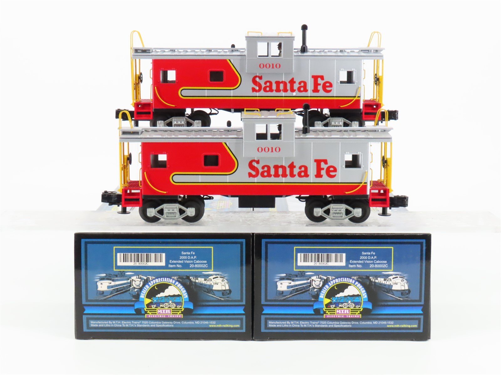 O Gauge 3-Rail MTH DAP 20-80002C ATSF Santa Fe Extended Vision Caboose Set of 2