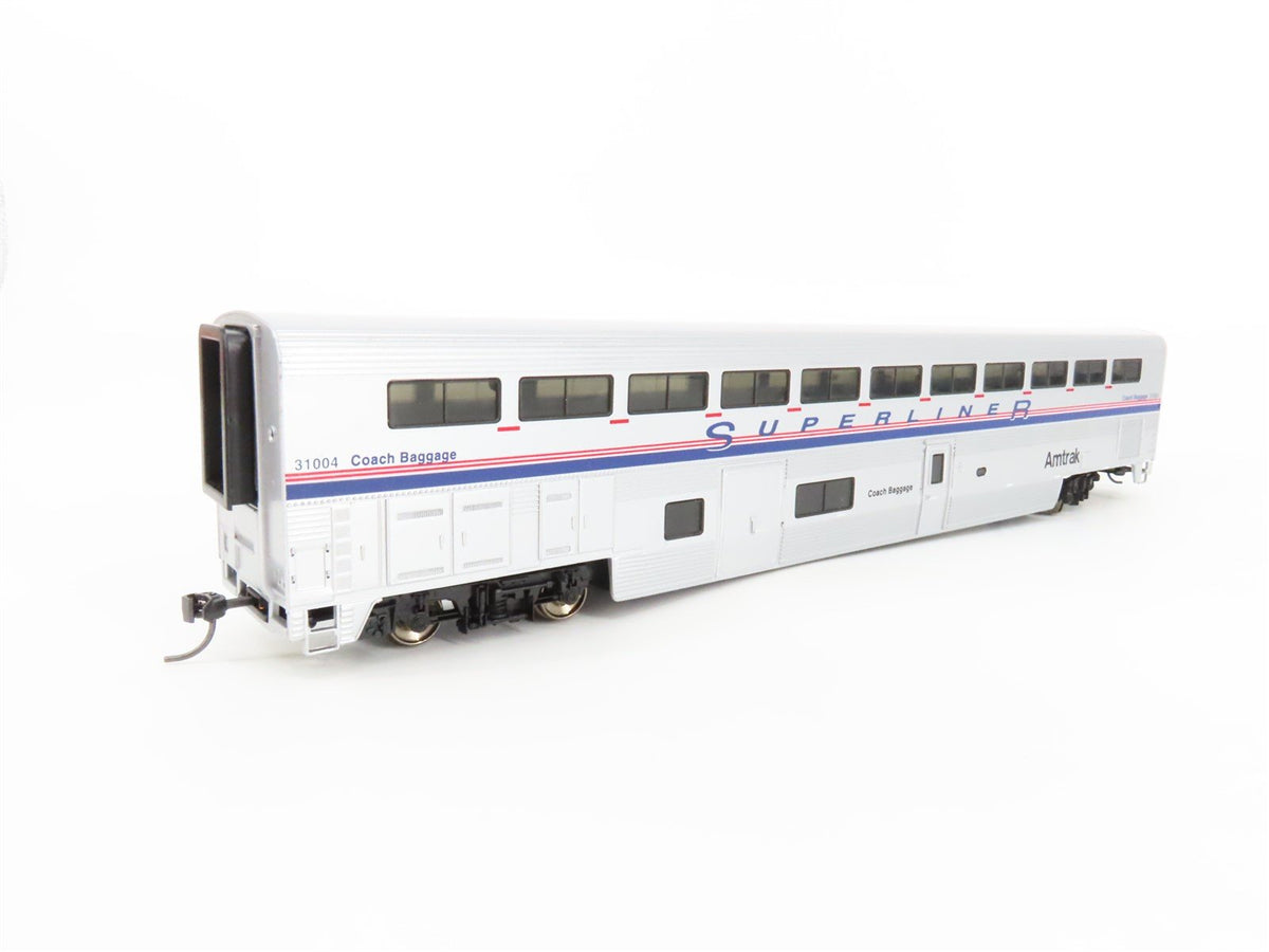 HO Walthers 932-6152 AMTK Amtrak Ph IV Superliner I Combine Passenger #31004