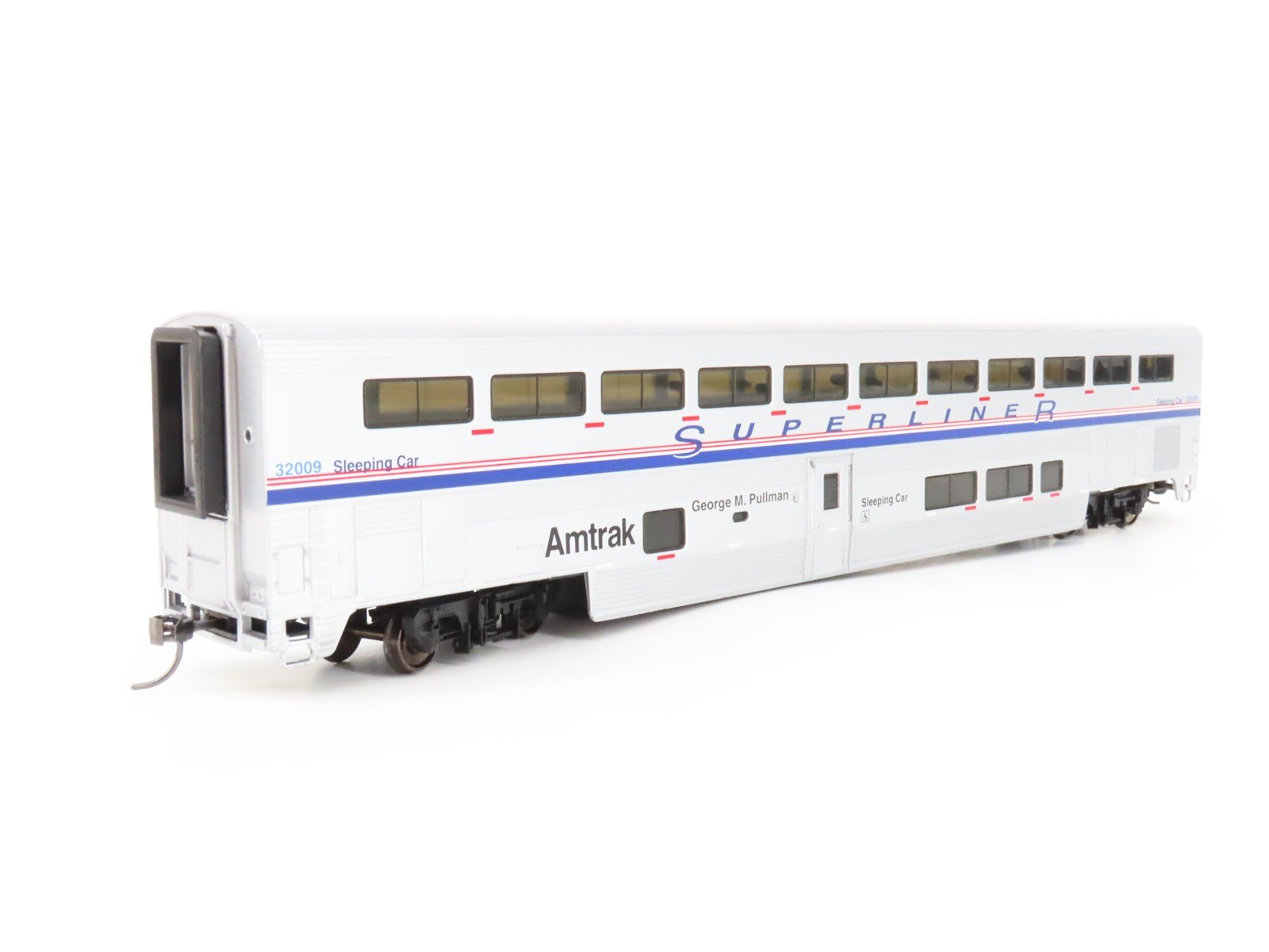 HO Walthers 932-6173 AMTK Amtrak Ph IV Superliner I Sleeper Passenger #32009