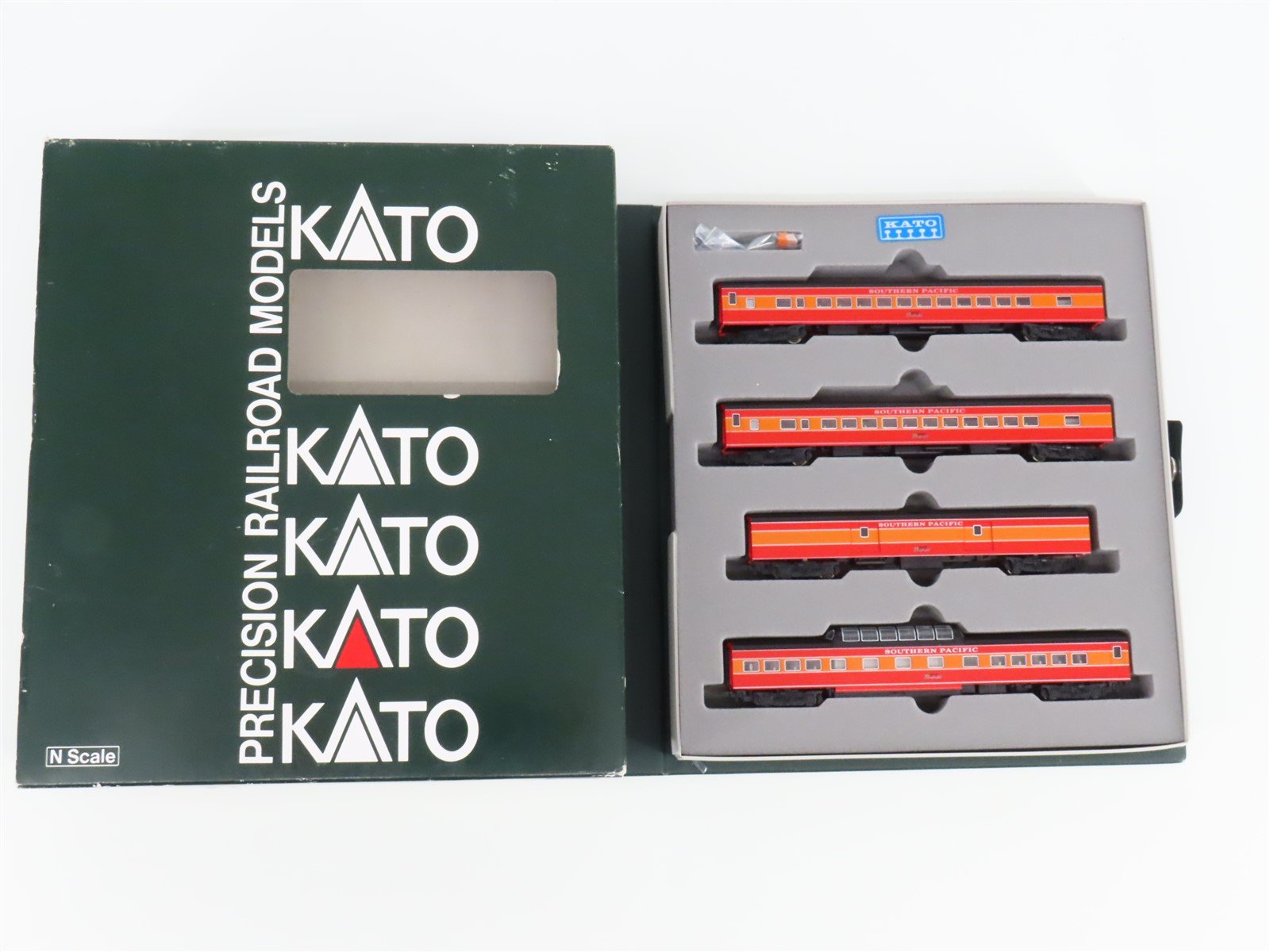 N KATO 106-029 SP Southern Pacific Daylight Smooth Side 4-Car Passenger Set