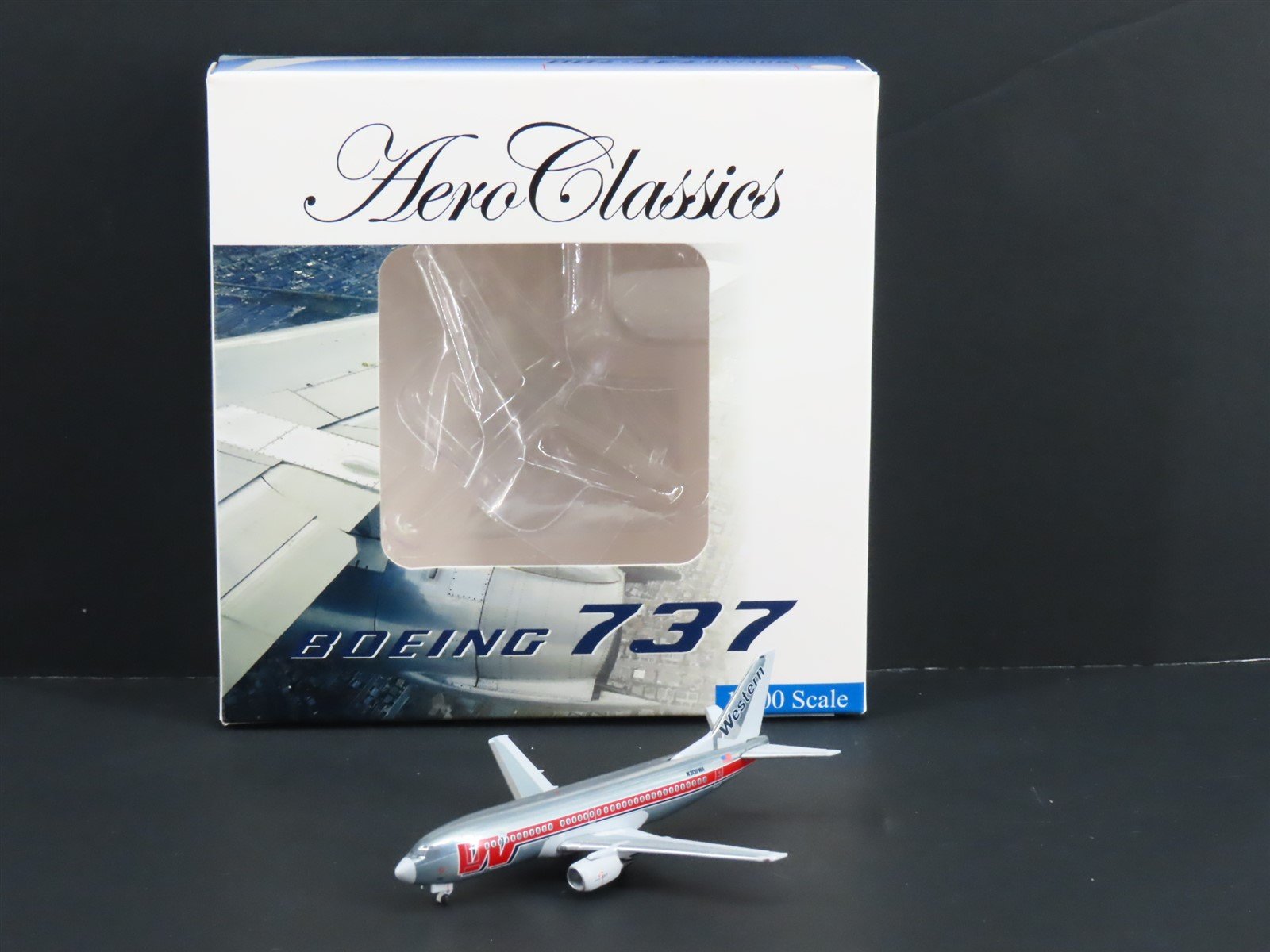 1:400 Scale Aero Classics 23441/1220 Die-Cast Western B-737-347 Airliner N308WA