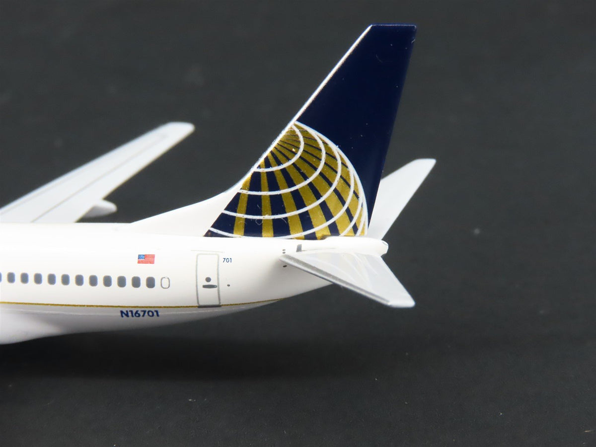 1:400 Scale Aero Classics 28762/29 Die-Cast Continental B-737-724 #N16701