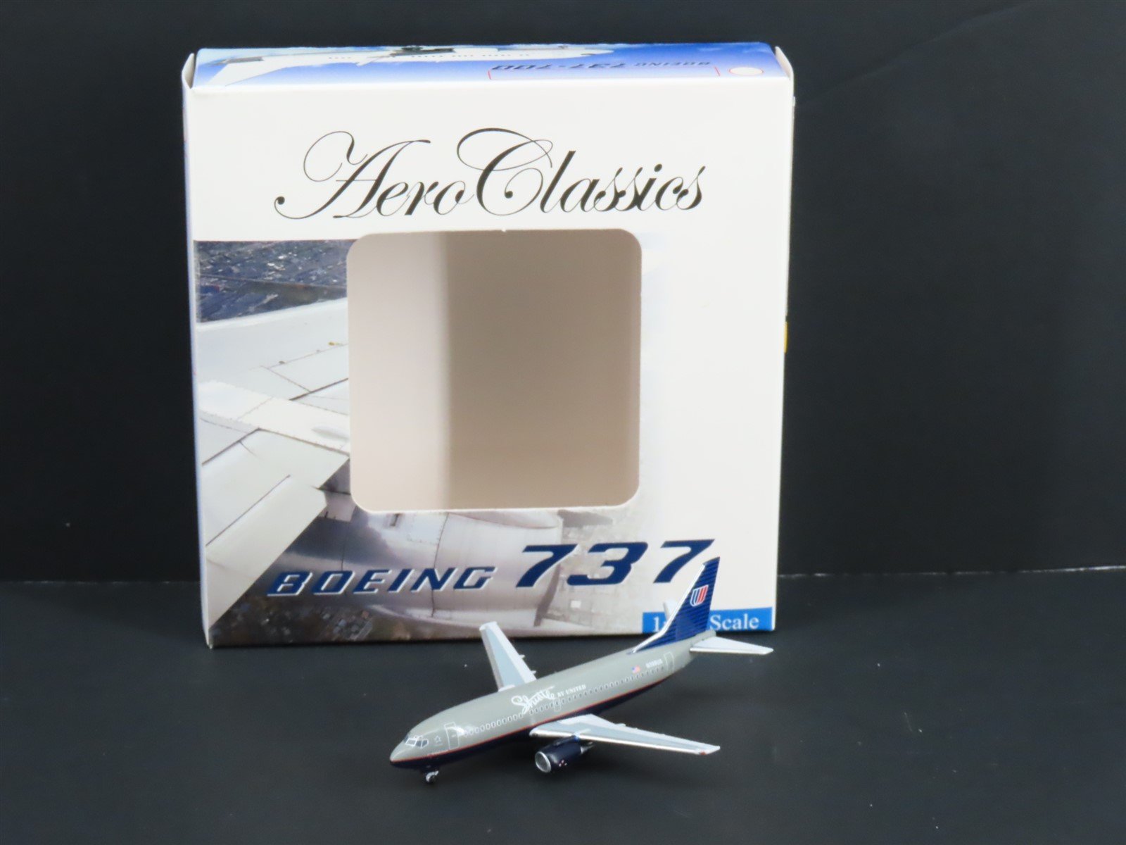 1:400 Scale Aero Classics 24673/1920 Die-Cast United Shuttle B-737-322 #N398UA