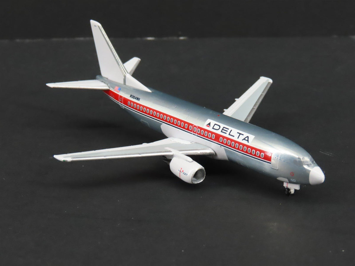 1:400 Scale Aero Classics 23345/347 Die-Cast Delta B-737-347 Airliner N304WA